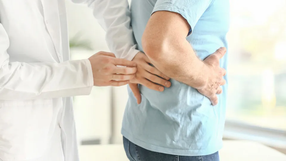 Cinco sinais silenciosos da doença renal crônica que não deve ignorar